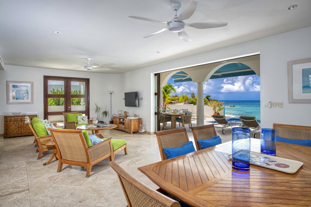 17_EtoiledeMer-IndoorDining_ villa 4 chambres piscine vue mer Cupecoy Saint Martin